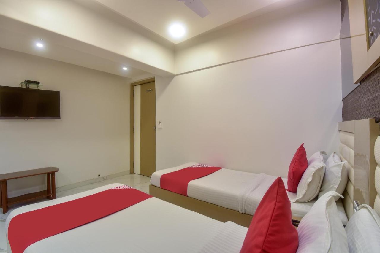 Oyo 28893 Hotel Gulf Mumbai Bagian luar foto