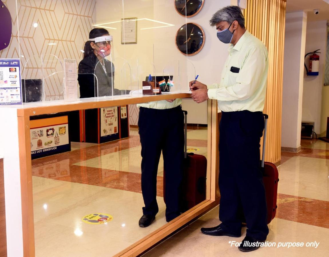 Oyo 28893 Hotel Gulf Mumbai Bagian luar foto