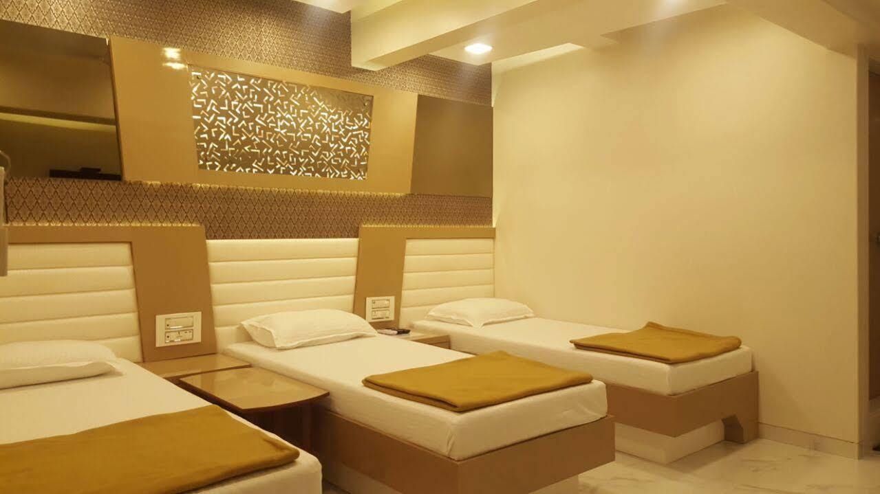 Oyo 28893 Hotel Gulf Mumbai Bagian luar foto