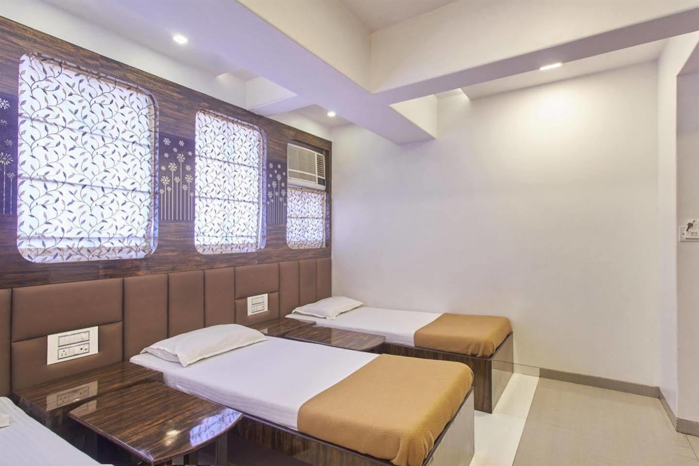 Oyo 28893 Hotel Gulf Mumbai Bagian luar foto