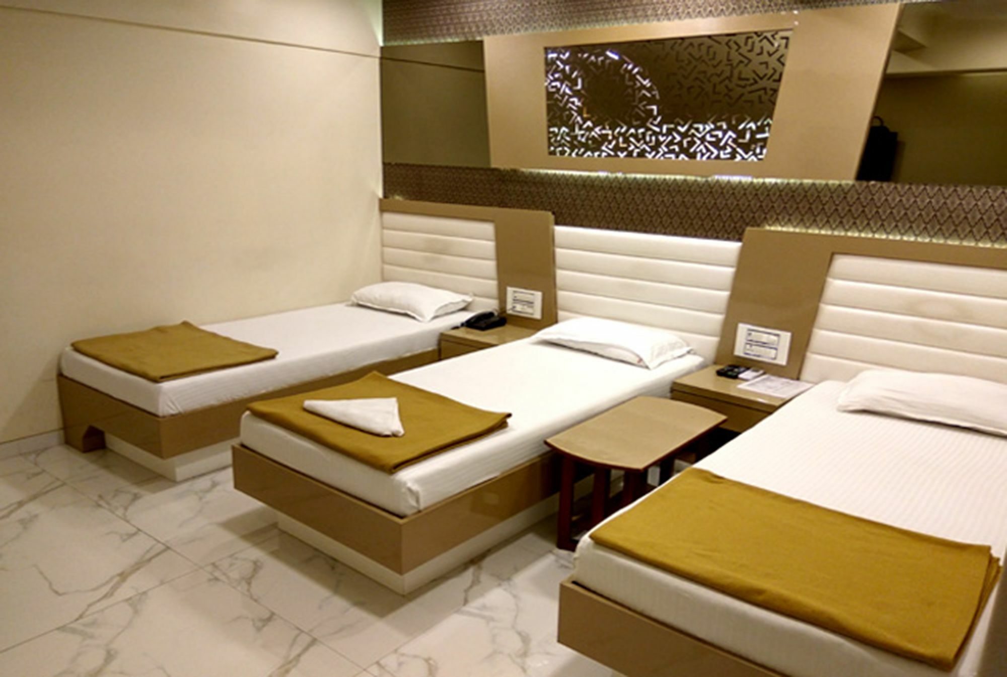 Oyo 28893 Hotel Gulf Mumbai Bagian luar foto